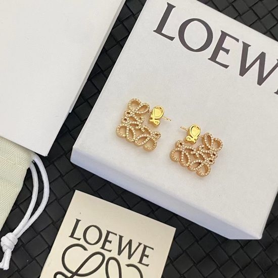 Loewe Elegant LOEWE Diamond Stud Earrings