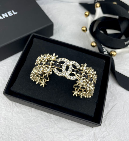 Chanel Glossy Flower Leather Open Bangle