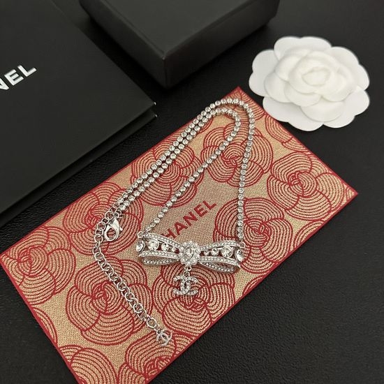 Chanel Bow Tassel Pearl Necklace Elegant Daily Accessory