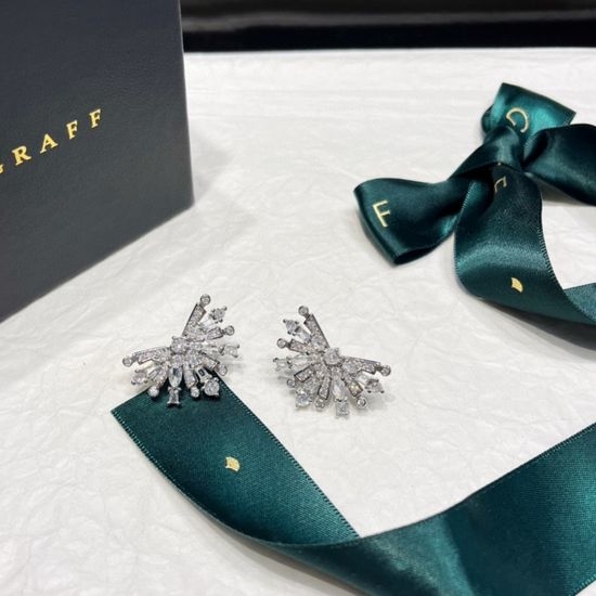 Graff Fan Shaped Diamond Decor Earrings