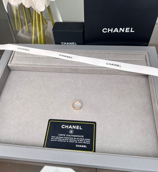 Chanel Dual Style Quilted Pattern Ring