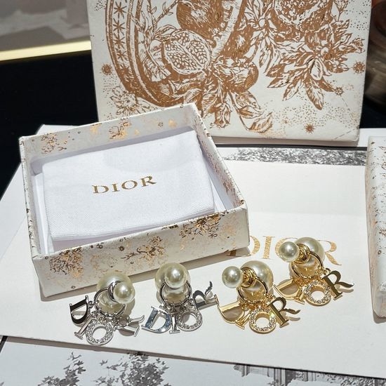 Christian Dior CD Beaded Combination Exquisite Stud Earrings