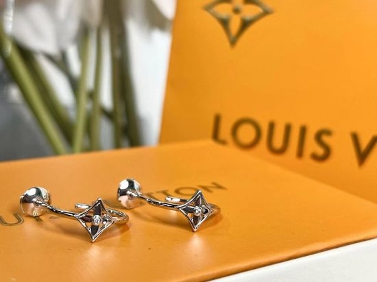 Louis Vuitton LV Four-Petal Flower Circular Stud Earrings