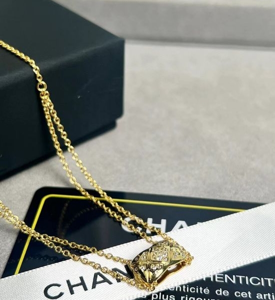 Chanel Quilted Pattern Fashion Necklace
