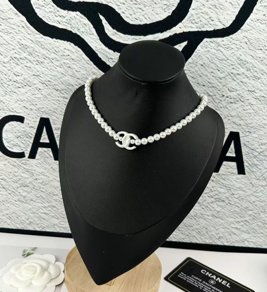 Chanel White Pearl Short Clavicle Chain Necklace
