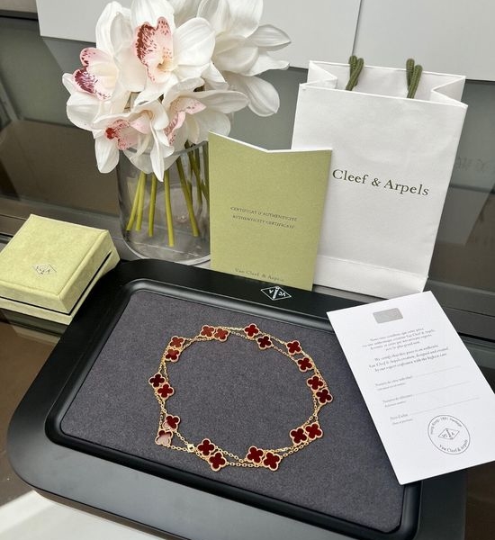 Van Cleef & Arpels VCA Red Agate Flower Pendant Necklace