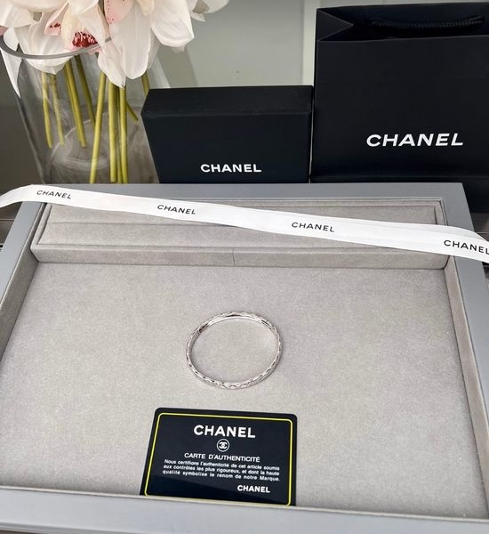 Chanel Elegant Quilted Pattern Bangle