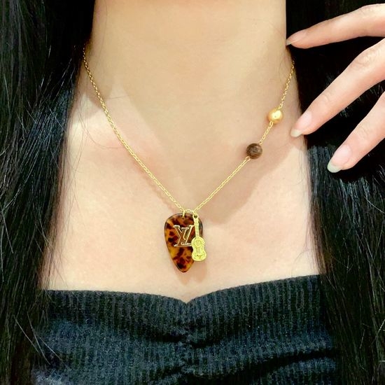 Louis Vuitton LV Classic Pattern Pendant Necklace Brass Material