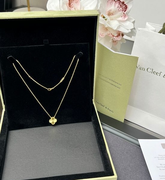 Van Cleef & Arpels VCA Engraved Clover Pendant Necklace