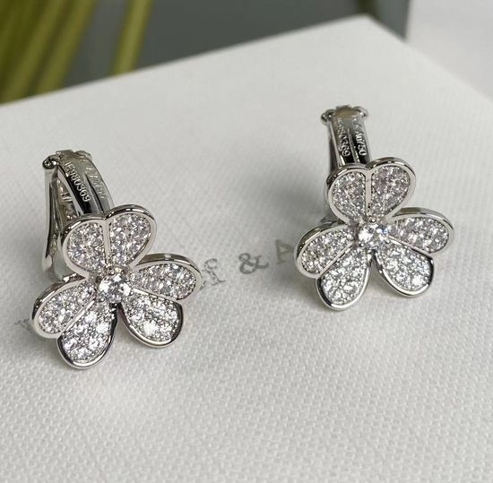 Van Cleef & Arpels VCA Sparkling Three-Leaf Clover Earrings