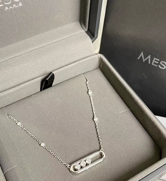 Messika Smooth Surface Moving Pendant Necklace