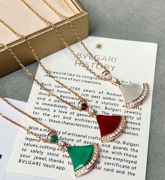 Bottega Veneta BV Carnelian Pendant Necklace Elegant Jewelry