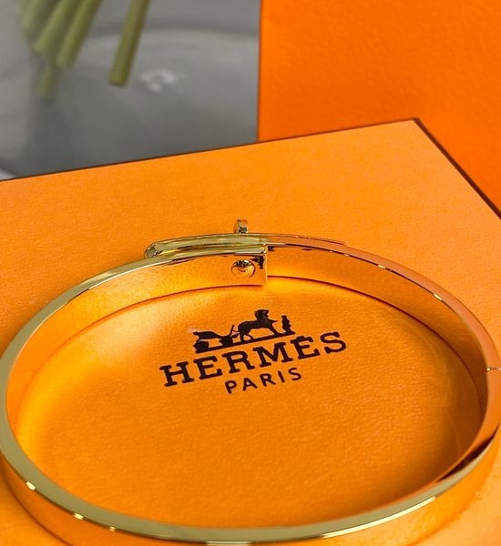 Hermes Diamond Paved Rotating Clasp Bangle