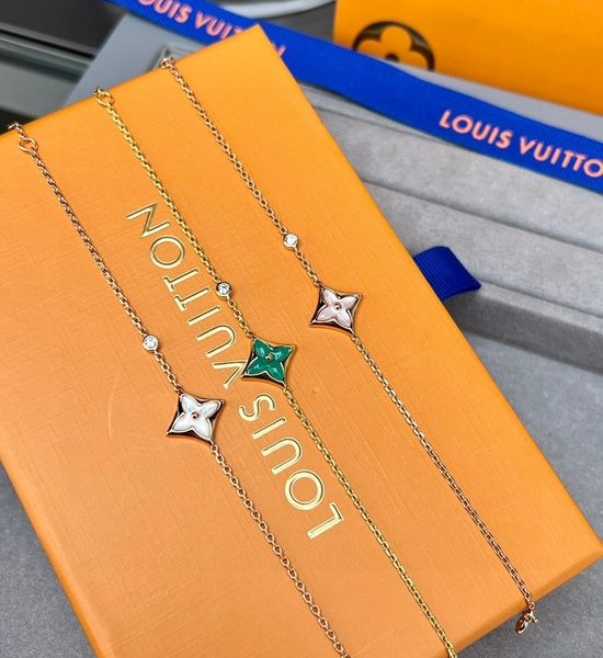Louis Vuitton LV Diamond Inlaid Rhombus Flower Bracelet