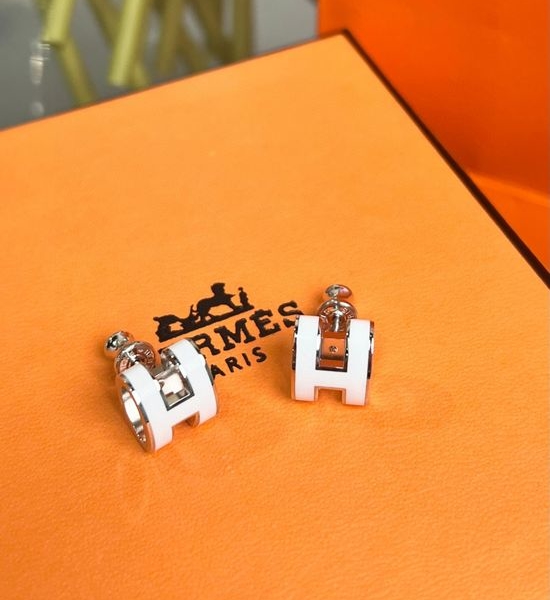 Hermes Hermes H Enamel Oval Earrings in Gold