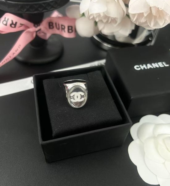 Chanel White Mirror Oval Versatile Ring
