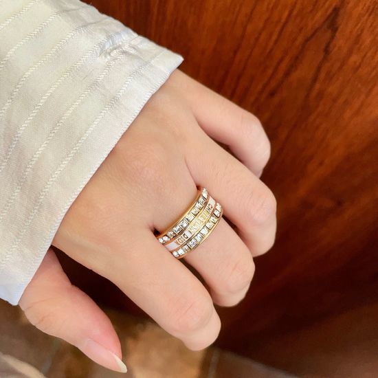 Christian Dior CD Star Shape Rhinestone Edge Fashion Ring