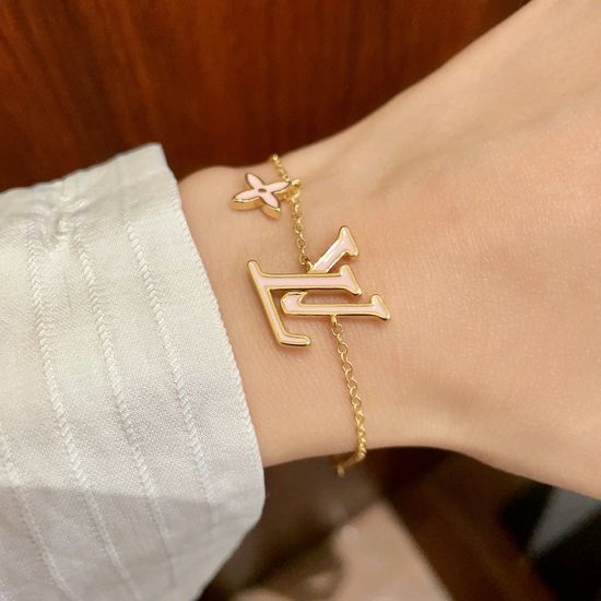 Louis Vuitton LV Classic Pattern Pendant Chain Bracelet