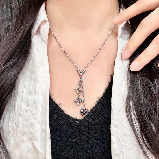 Louis Vuitton LV Classic Pattern Stylish Versatile Necklace