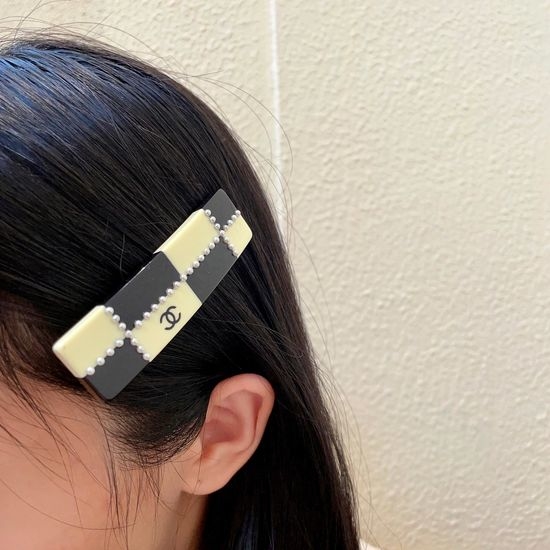 Chanel Pearl Two Tone Hair Clip