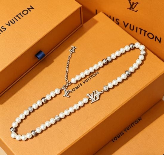 Louis Vuitton LV Pearl Rhinestone Elegant Bracelet