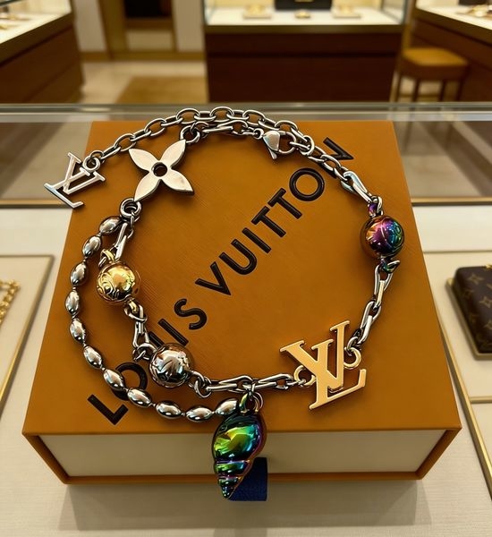 Louis Vuitton LV Shell Beaded Adjustable Chain Bracelet