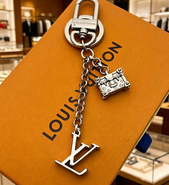 Louis Vuitton LV Exquisite Monogram Pattern Bag Pendant Keychain
