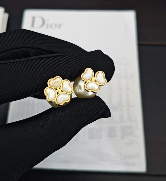 Christian Dior CD New CD White Flower Pearl Earrings