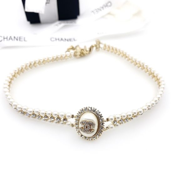 Chanel Elegant Pearl Heavy Craft Necklace