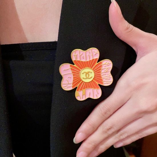 Chanel Elegant Versatile Decorative Premium Brooch