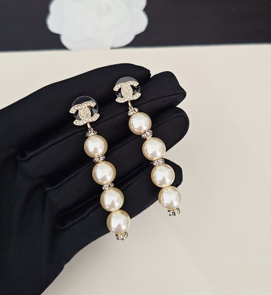 Chanel Pearl Long Drop Earrings Light Gold Jewelry