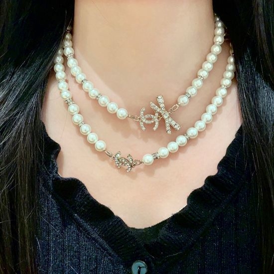 Chanel Elegant Multi-layer Pearl Sweater Chain