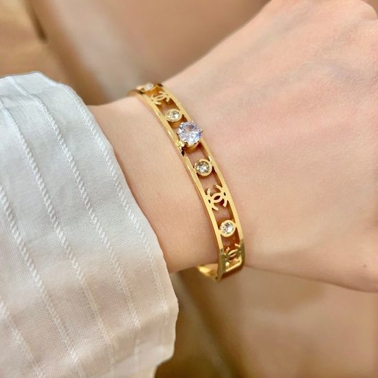 Chanel Hollow Diamond Inlaid Bangle