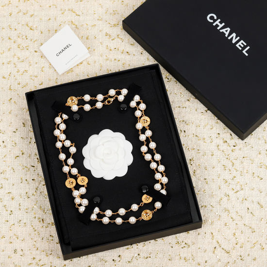 Chanel Vintage Retro Heavy Craft Brooch