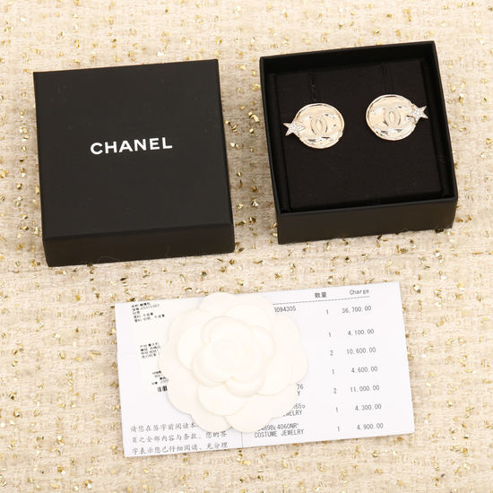 Chanel Rhinestone Star Stud Earrings Classic Style
