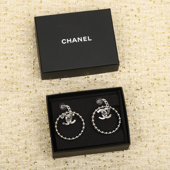 Chanel Large Hoop Earrings Face-slimming Fine Jewelry