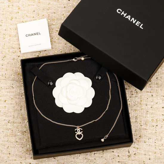 Chanel Rhinestone Inlaid Heart Necklace