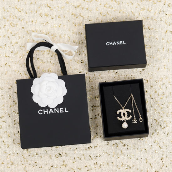 Chanel Elegant Crystal Pearl Fashion Necklace