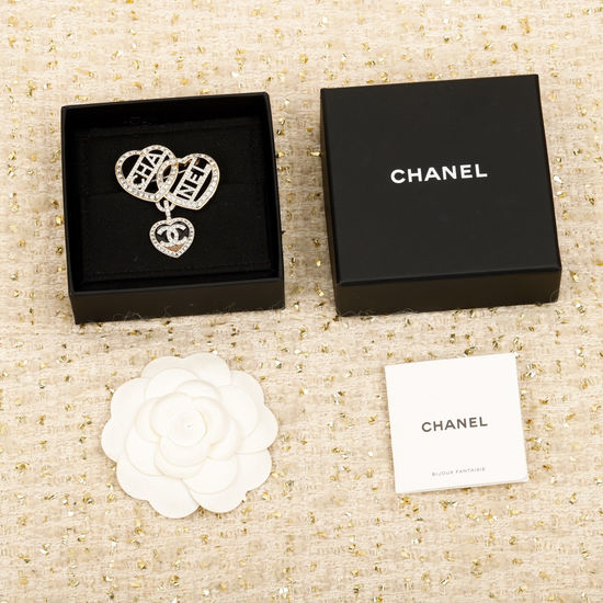 Chanel Rhinestone Heart Shape Decor Brooch