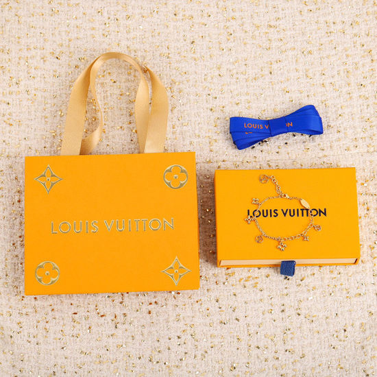 Louis Vuitton LV Handmade Carved Bracelet Stereoscopic Lines Jewelry