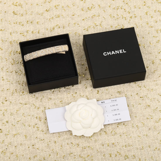Chanel Exquisite Diamond-studded Premium Hair Clip