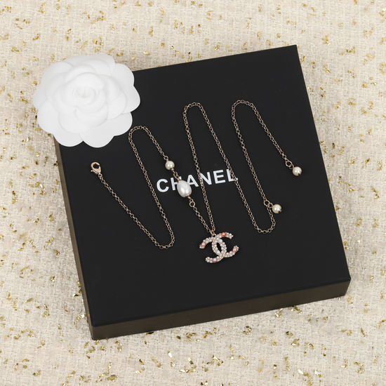 Chanel Pink Pearl Necklace Elegant Stylish Jewelry