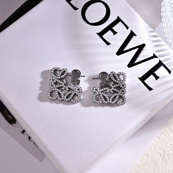Loewe Simple Versatile Fashion Earrings
