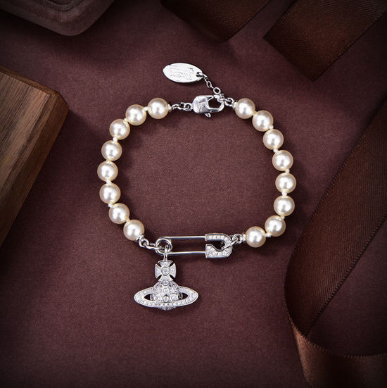 Vivienne Westhood Saturn Necklace Bracelet Set Elegant Graceful