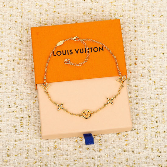 Louis Vuitton LV Exquisite Floral Pattern Crafted Necklace