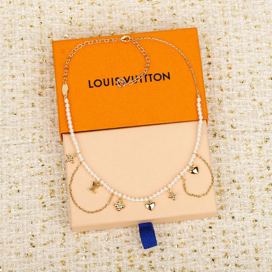 Louis Vuitton LV Flower Pearl Delicate Pendant Necklace