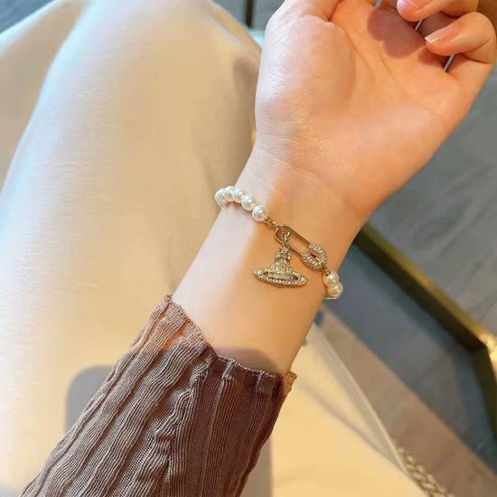 Vivienne Westhood Elegant Pearl Bracelet