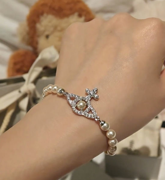Vivienne Westhood Classic Pearl Beaded Bracelet