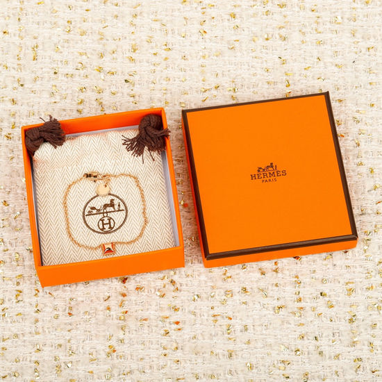 Hermes Classic Shiny Polished Bracelet for All Occasions