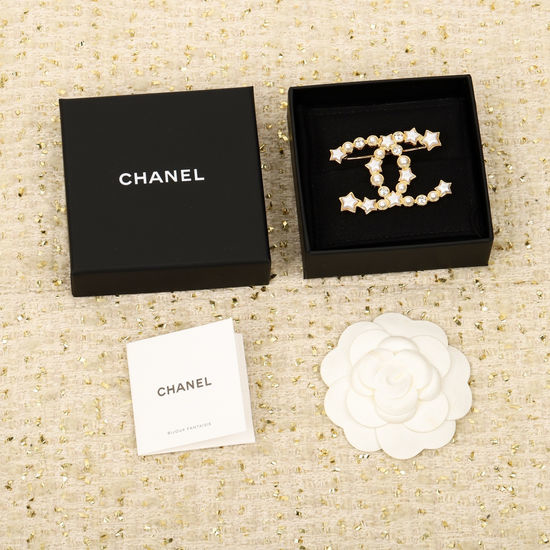 Balenciaga Delicate Star Pearl Decorative Brooch